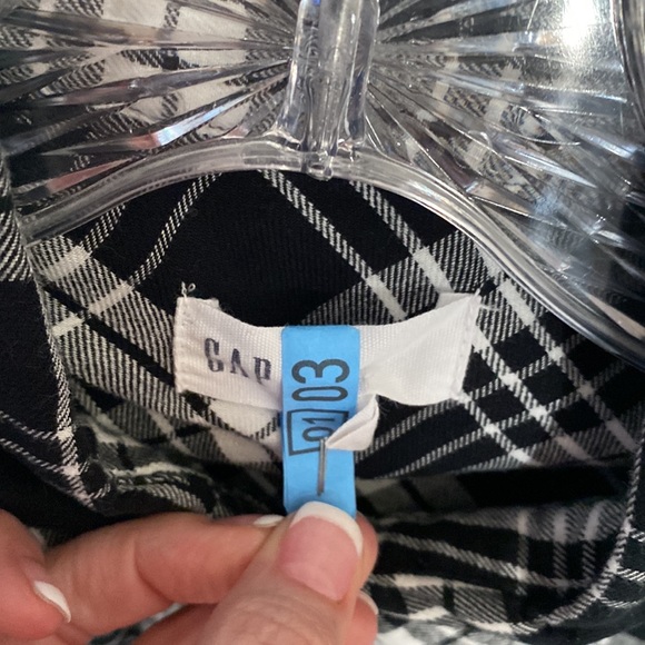 GAP Small Black & White Plaid Long Sleeve Shirt - Picture 3 of 7